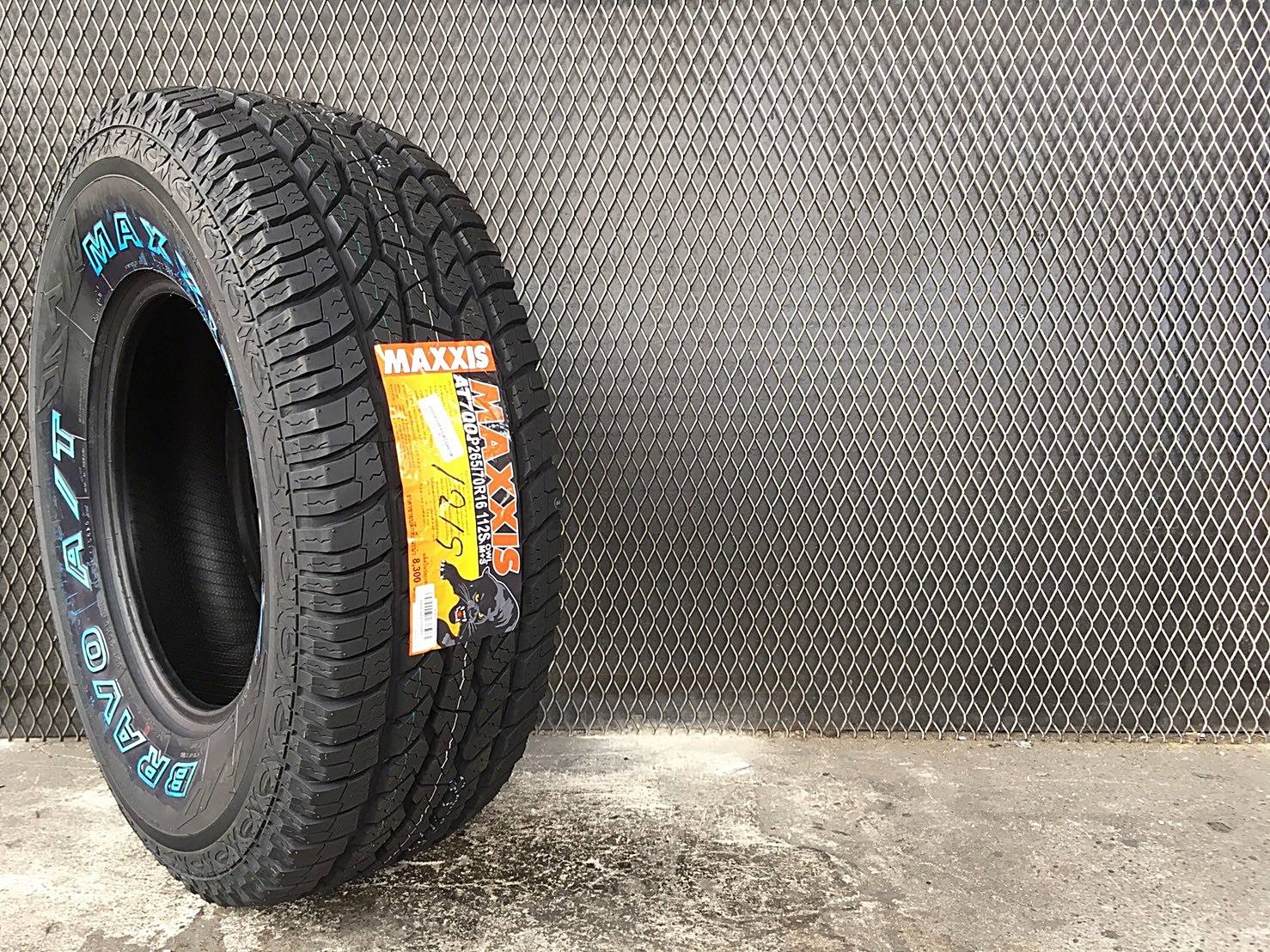 ยาง MAXXIS BRAVO AT700 ขนาดยาง 265/70R16 112S (ตัวหนังสือขาว)