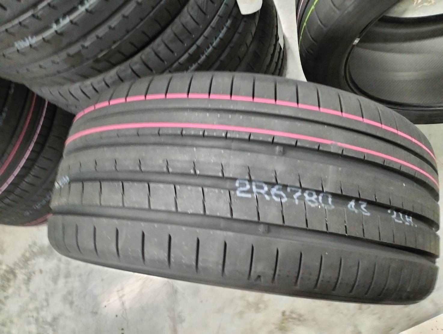 ยาง YOKOHAMA ADVAN SPORT V107 ขนาด 225/40-19ราคาพิเศษ สั่งได้