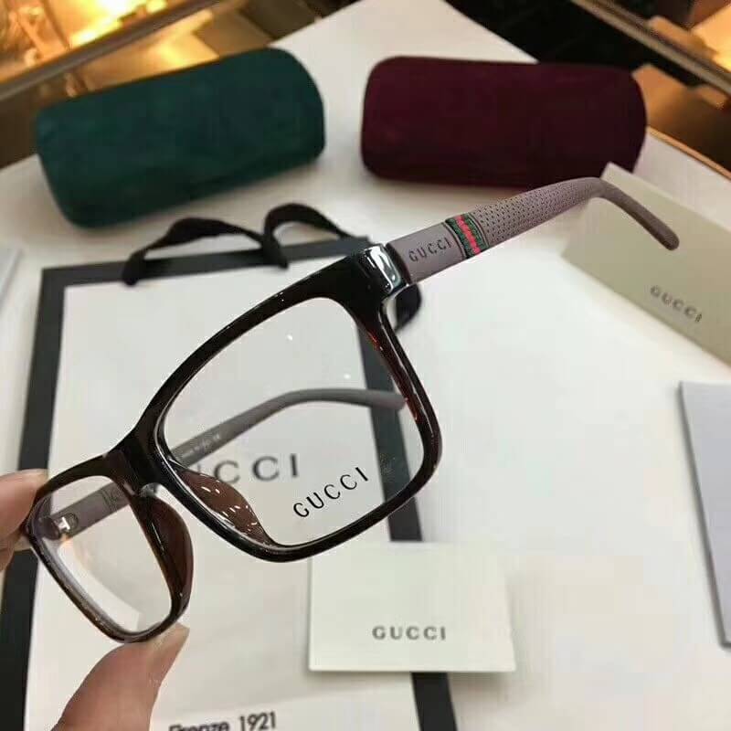 #olsgucciglasses กรอบแว่น gucci ทรงเหลี่ยมกรอบพลาสติก ขายาง 👍🏼 งานเกรด Hi end ปั้มโลโก้ทุกจุด เทียบแท้1:1 Sz. 56-16-140 mm อุปกรณ์ครบเซทใหญ่ตามแบรนด์ : Full set ✅รับประกันความพอใจ👍🏼 ***ถ่ายจากสินค้าจริง เกรด Hi end เ