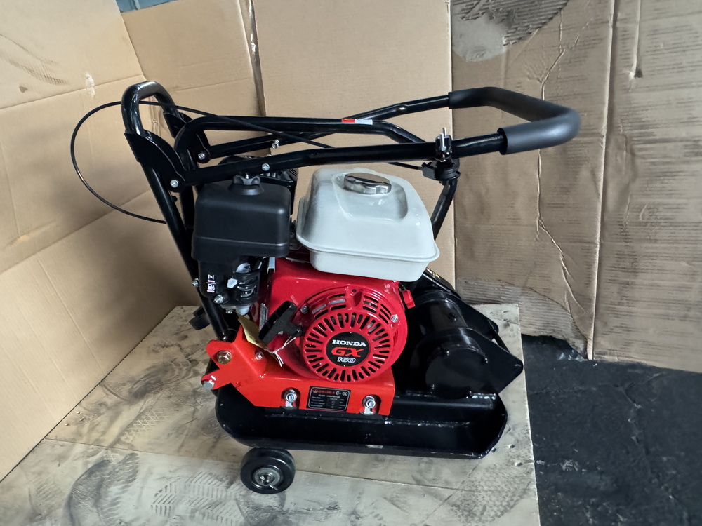 OKURA C-60HDR เครื่องตบดินลูกยาง 1.2Ton GX-160