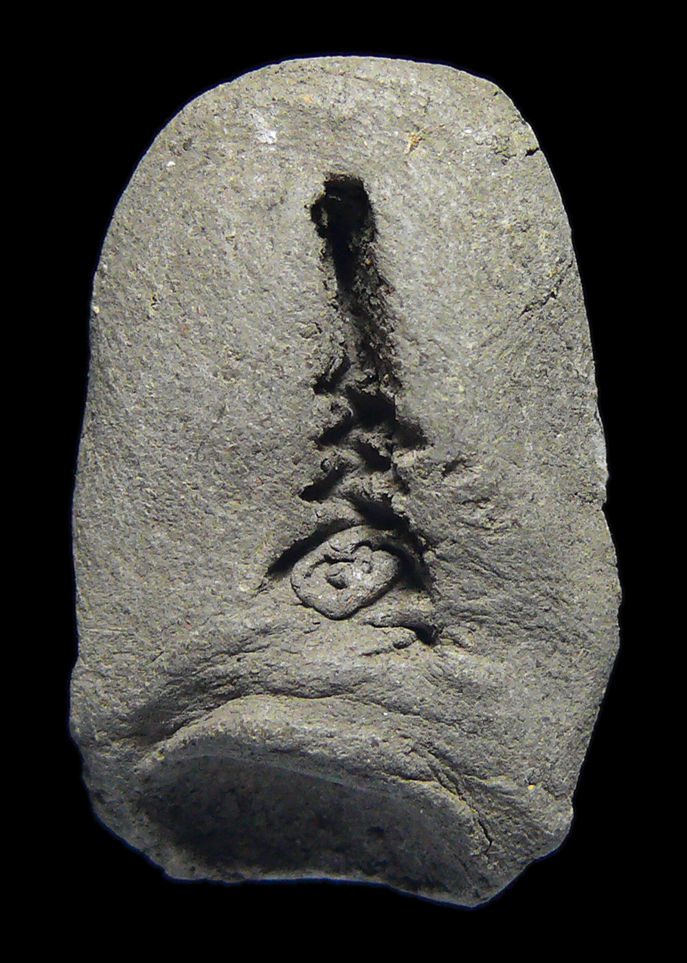 พระผงรูปเหมือนหลวงพ่อครน หลังยันต์อุ วัดบางแซะ รัฐกลันตัน เนื้อเก่าแห้งจัด หายาก