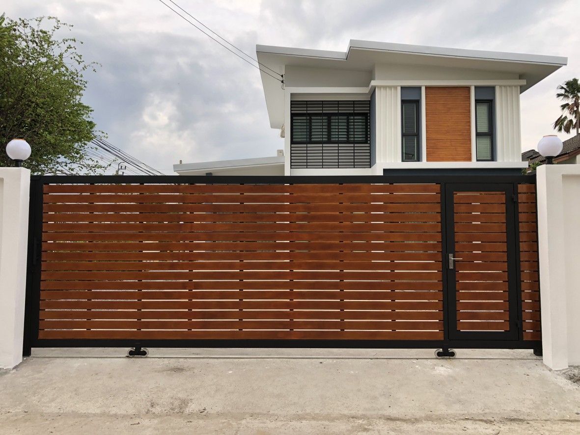 ประตูรั้วไม้