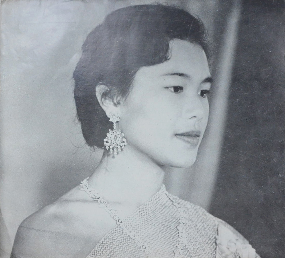 ภาพพิมพ์จากปกสยามรัฐสัปดาห์วิจารณ์ (2 ใบ)