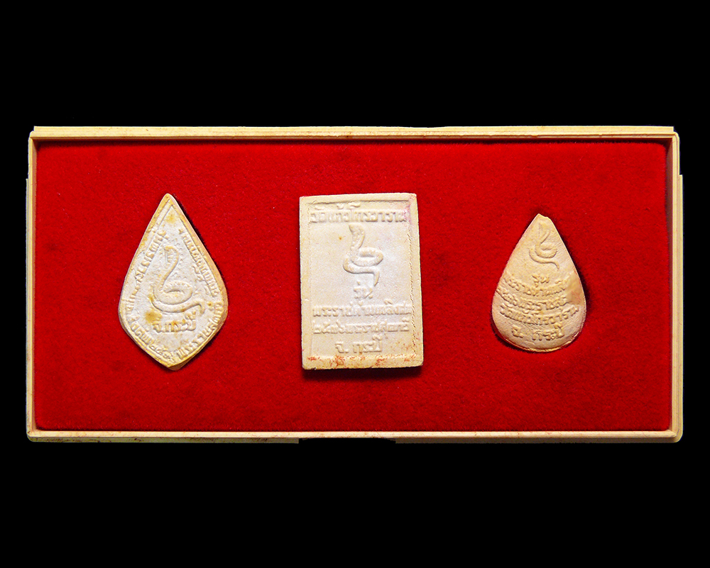 พระผงอนุสรณ์100ปี หลวงปู่สิงห์ จนทาโภ วัดแก้วโกรวาราม จ.กระบี่ ปี2536 พร้อมกล่อง