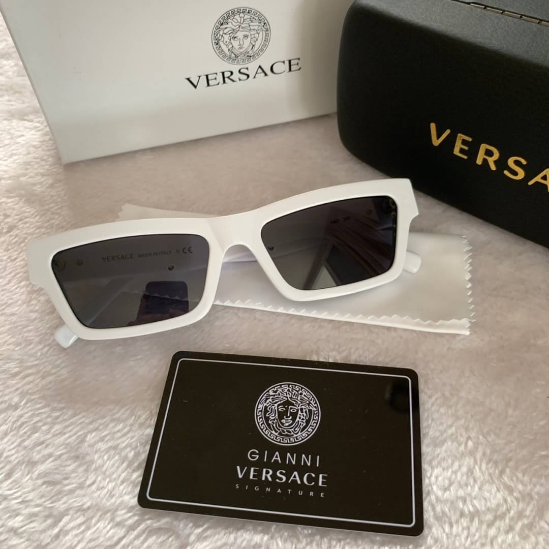 #olsversaceglasses Versace sunglasses MOD.4362 Sz. 55-17-140 mm Col. White เกรด ออริ ปั้มโลโก้ทุกจุด เทียบแท้1:1 คมชัด ระดับ 3N อุปกรณ์ครบเซทใหญ่ตามแบรนด์ : Full set ✅รับประกันความพอใจ👍🏼 สอบถามเพิ่มเติมได้ที่ http://line.me/ti/p/%40