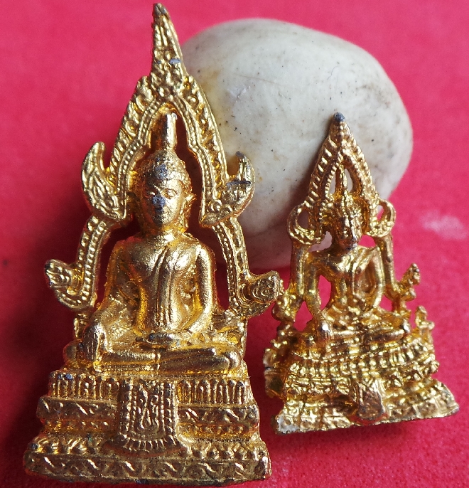รูปหล่อพระพุทธชินราชกะไหล่ทองสวยๆไม่รู้วัดขายรวม2องค์