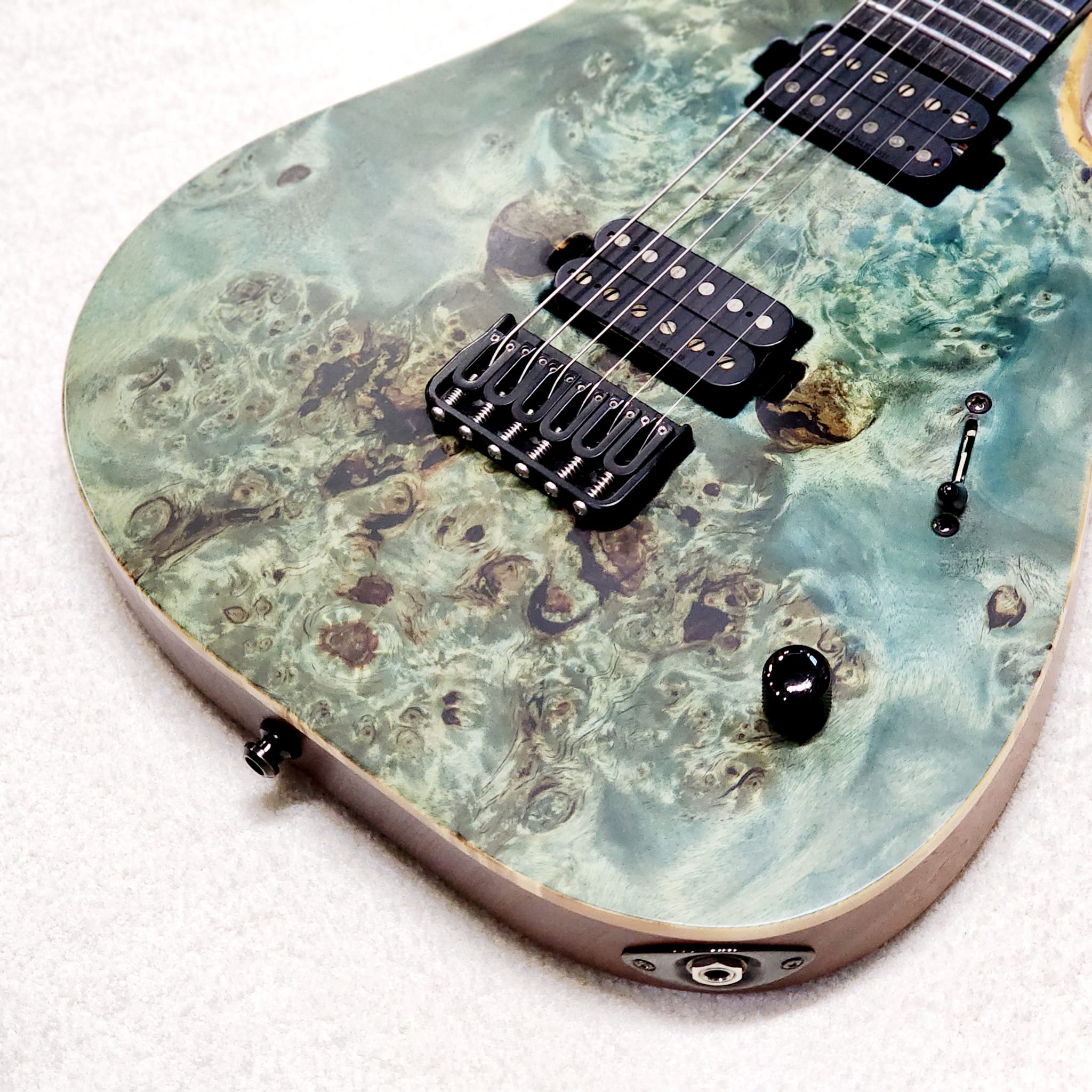 (USEDl MAYONES DUVELL ELITE 6 - TRANS AQUAMARINE SATINE