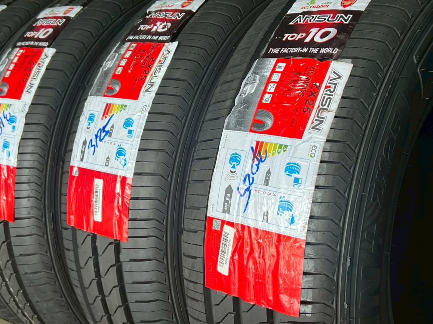 ยาง ARISUN ZX25 ขนาด 215/70R15 ราคาถูกๆ พร้อมติดตั้ง