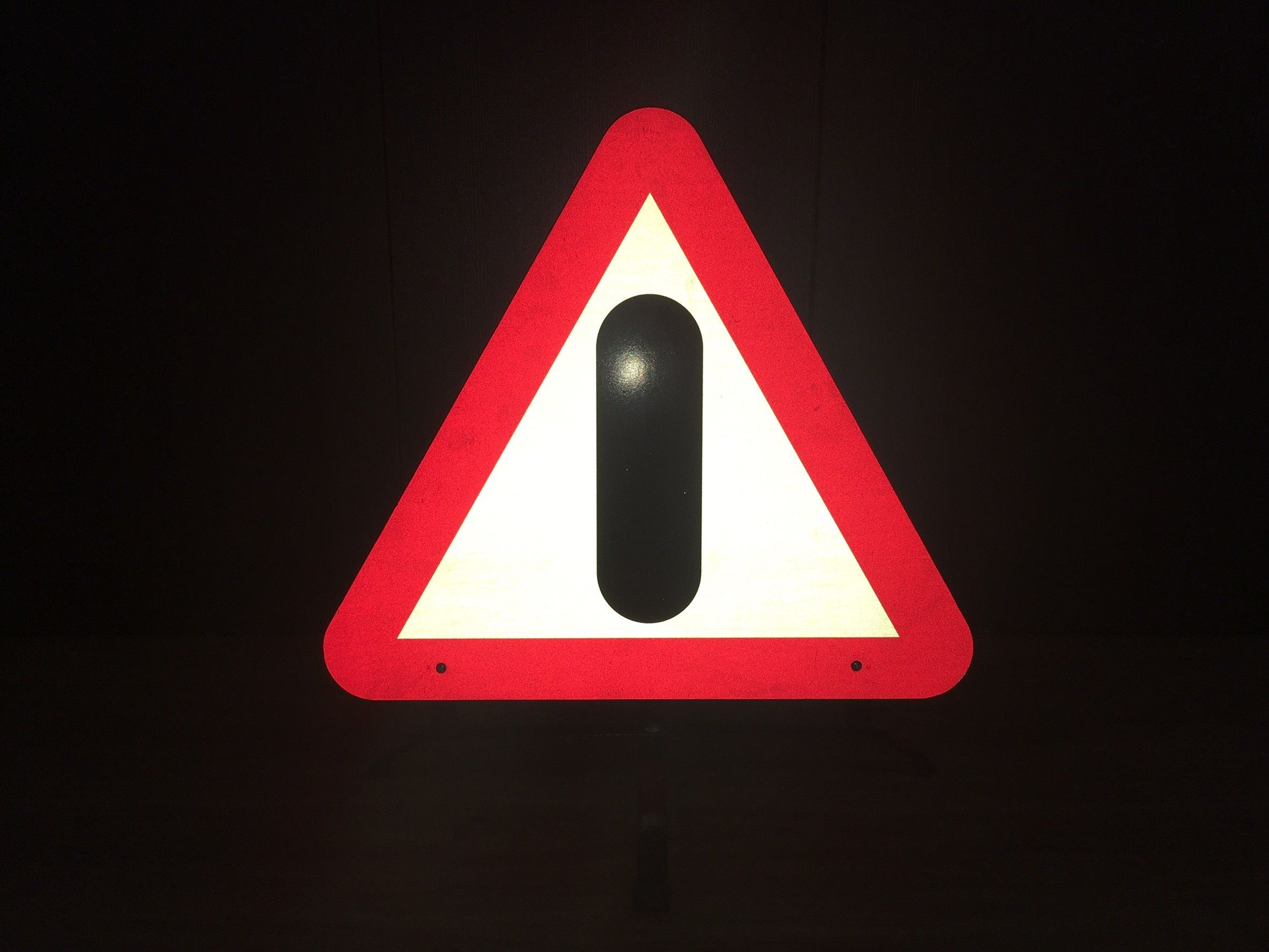 YAMADA ป้ายสามเหลี่ยมสะท้อนแสง