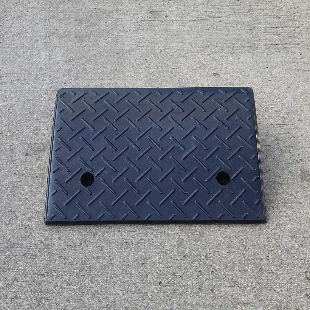 YAMADA CR02 ยางปีนฟุตบาท 470x345x130mm