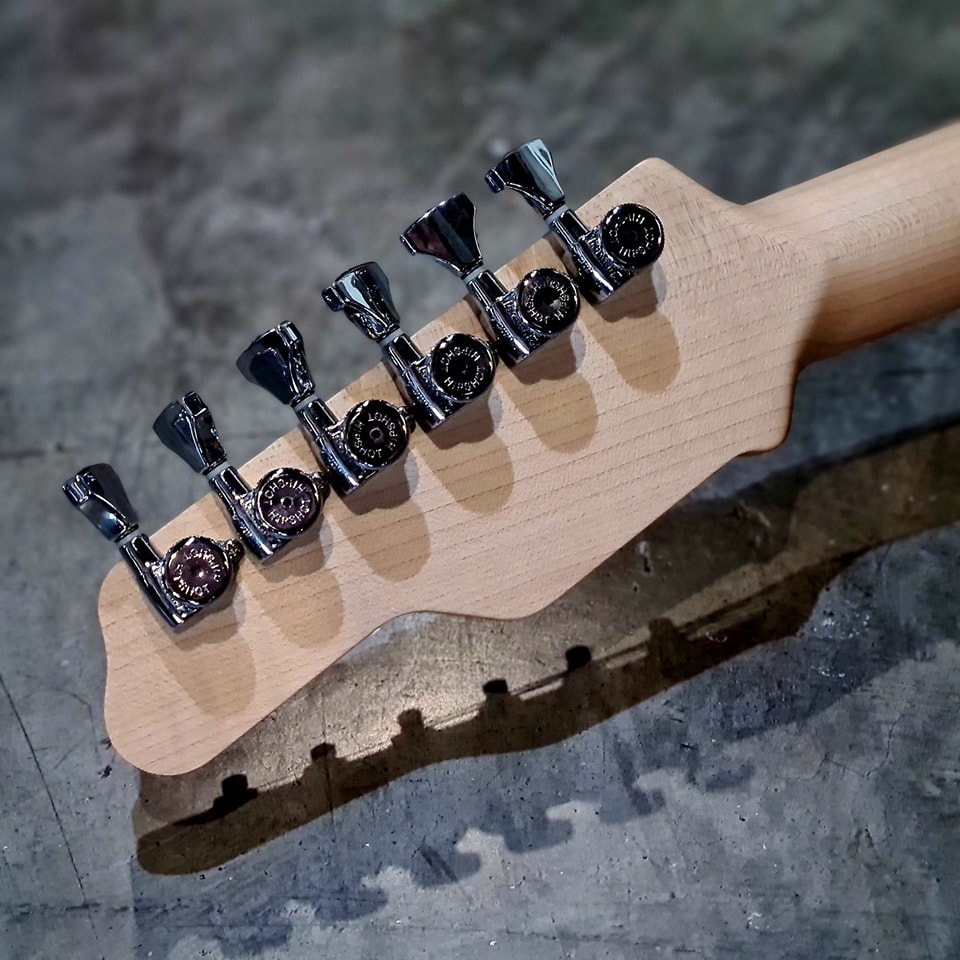 (USED) James Tyler USA - Studio Elite Burning Water 2K Matching Headstock