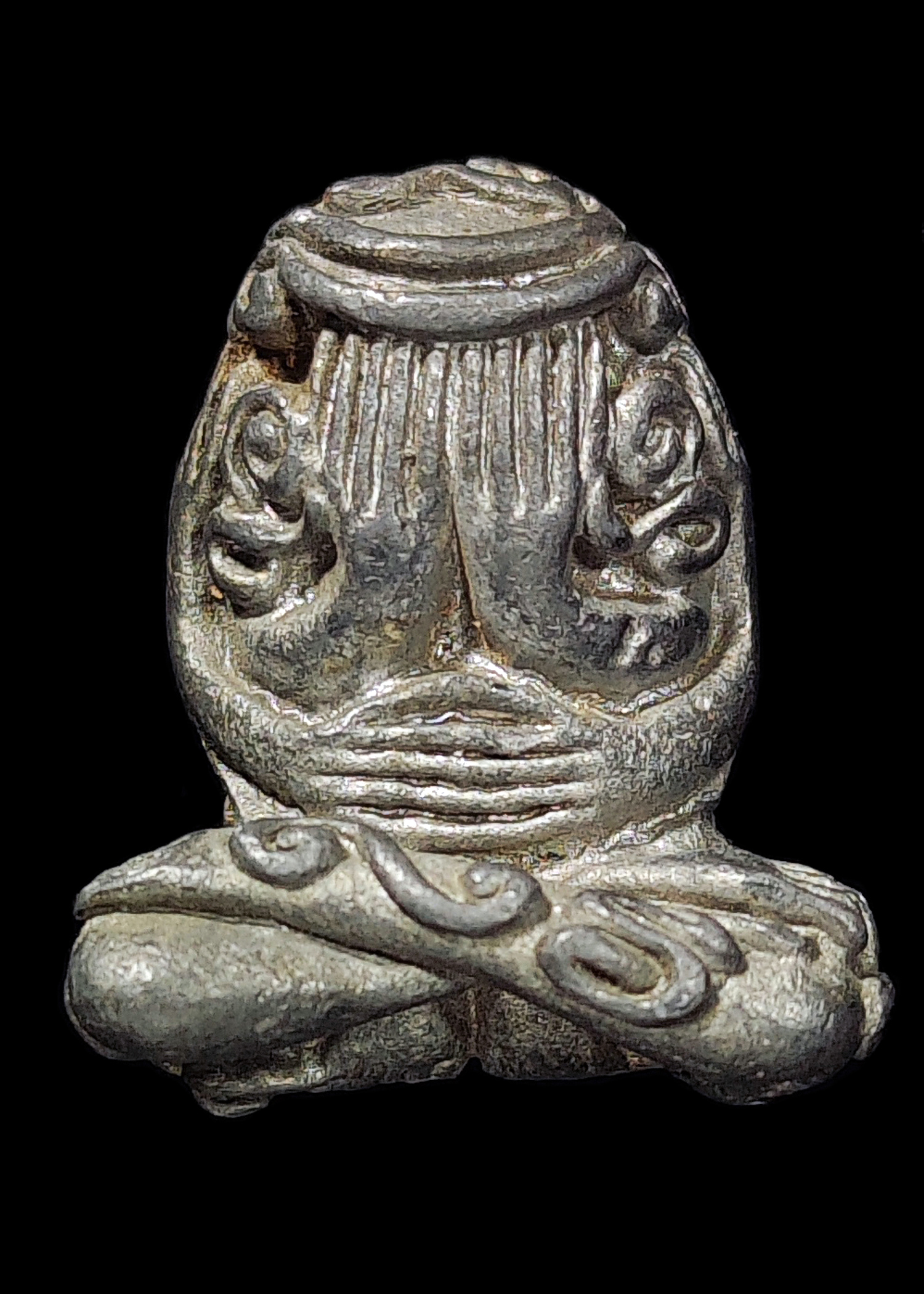 พระปิดตาอุตตโมยันต์น่อง พระอาจารย์วัน วัดถ้ำอภัยดำรงธรรม จ.สกลนคร ปี2518 เนื้อตะกั่วตอกโค๊ต สร้าง2,600องค์ สภาพสวยเดิมๆ