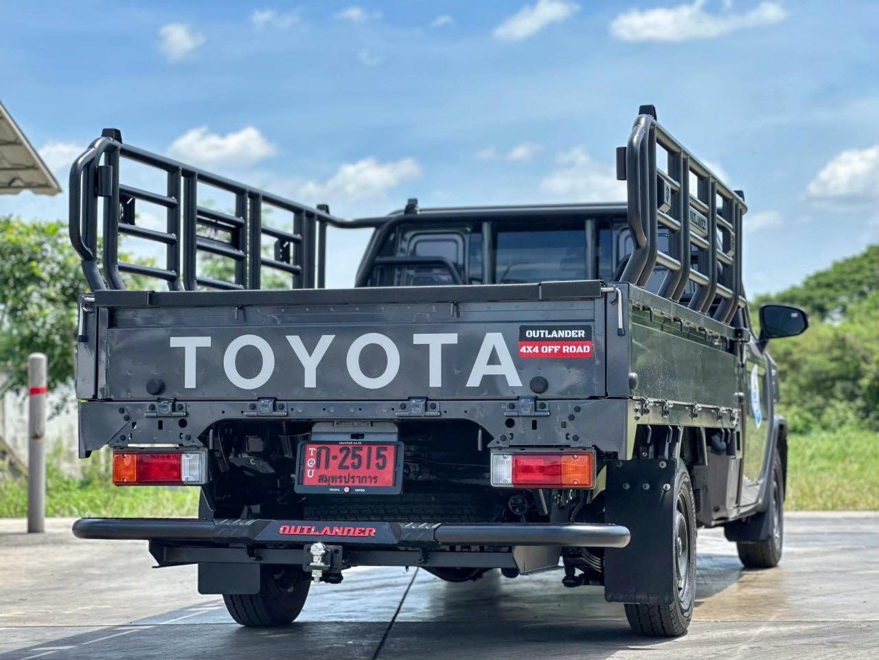 คอกกระบะ Toyota Hilux CHAMP แต่งเต็ม Outlander4x4รอบคัน