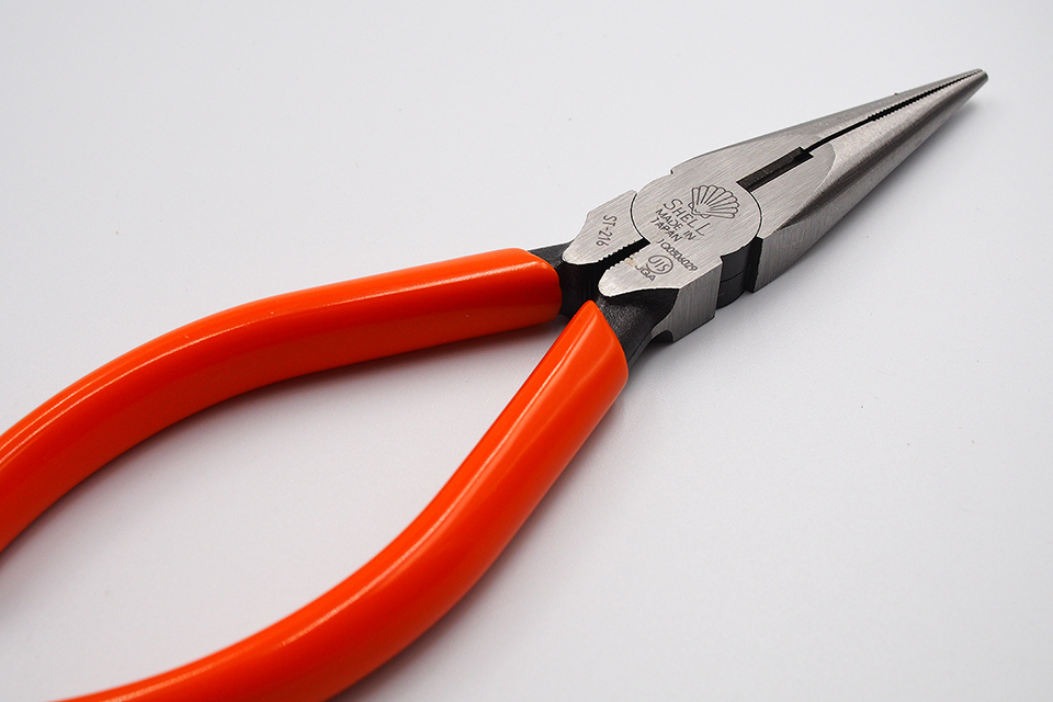 คีมปากแหลม SHELL ขนาด : 6" (ST-216) , 8" (ST-208)