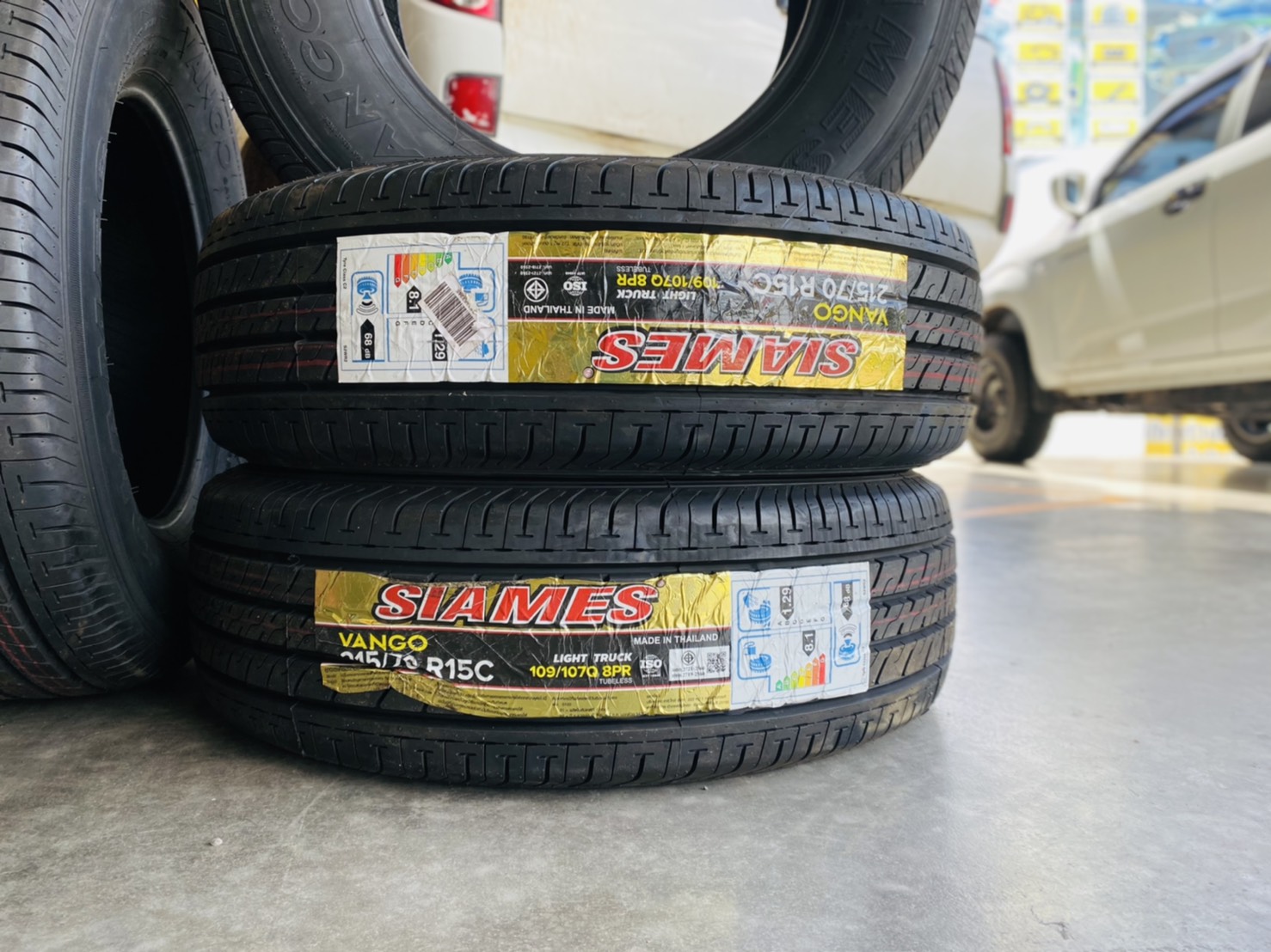 ยาง Siames รุ่น VANGO ยางบรรทุก ขอบ15 ขนาด 215/70R15