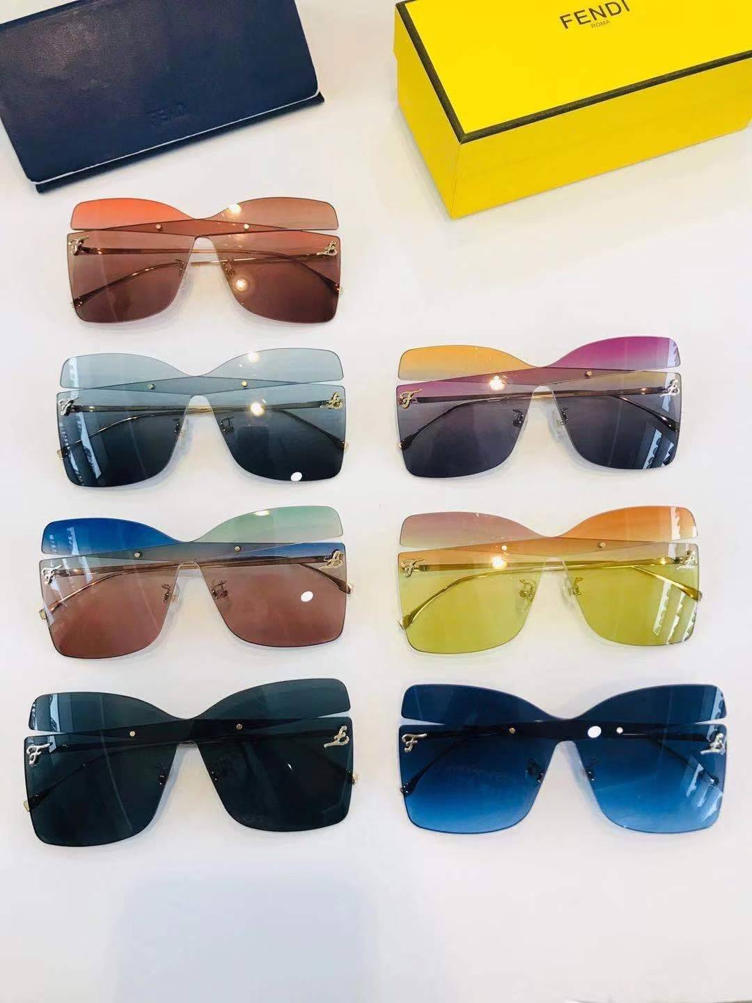 พร้อมส่ง FENDI SUNGLASSES ใหม่ แบบคุณลิเดียร์ ออกใหม่ล่าสุด งานสไตร์ clears lens ทรงเหลี่ยม oversize ❤️❤️ใส่แล้วรับรองหรูมาก #olsfendiglasses งานเกรด Hi end ปั้มโลโก้ทุกจุด เทียบแท้1:1 อุปกรณ์ครบเซทใหญ่ตามแบรนด์ : Full set ✅รับประกันค