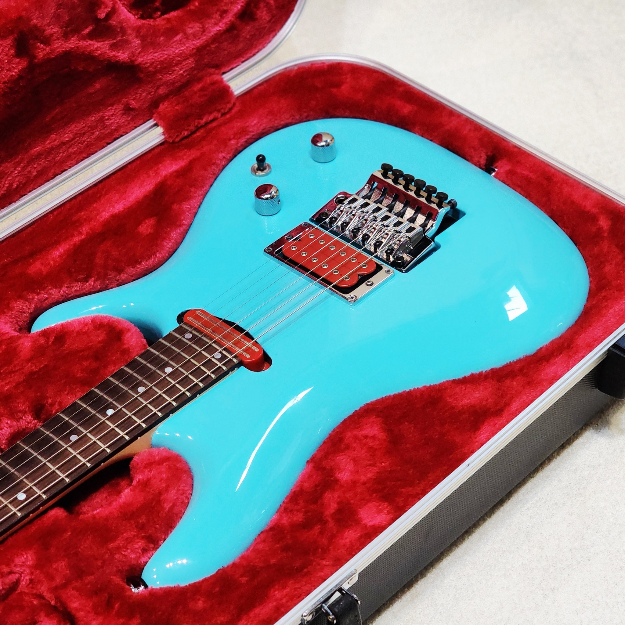 (USED) IBANEZ JS 2410 JOE SATRIANI - SKY BLUE
