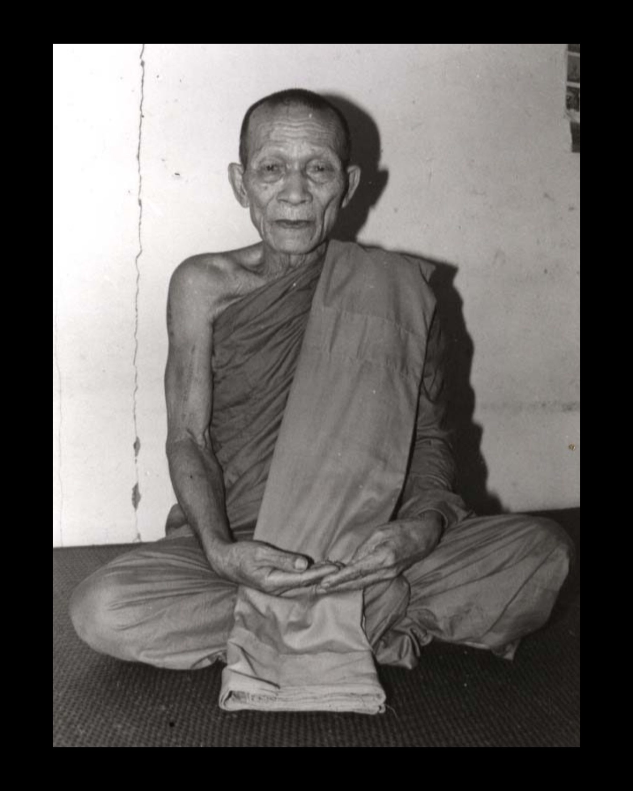 พญาหมูพลิกแผ่นดิน รุ่นสอง หลวงปู่กาหลง เขี้ยวแก้ว วัดเขาแหลม จ.สระแก้ว เนื้อนวโลหะขอมโบราณ รุ่นครอบเศียรพระลักษณ์ ปี2550 สภาพสวย เลี่ยมกันน้ำพร้อมใช้