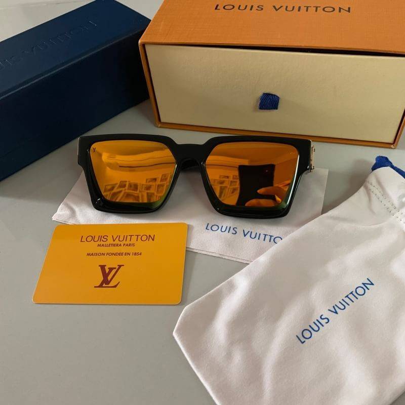 #olslouisglasses ใหม่ Louis vuitton millionaire ปรอทส้มทอง ----เท่ห์มาก มาจำนวนจำกัด รีบเลย🤩🤩🤩 ราคา 2,100บาท สอบถามเพิ่มเติมได้ที่ http://line.me/ti/p/%40kwi1088c หรือ Line 🆔 : 0934340728 🆔: @kwi1088c (มี @) เพจสำห