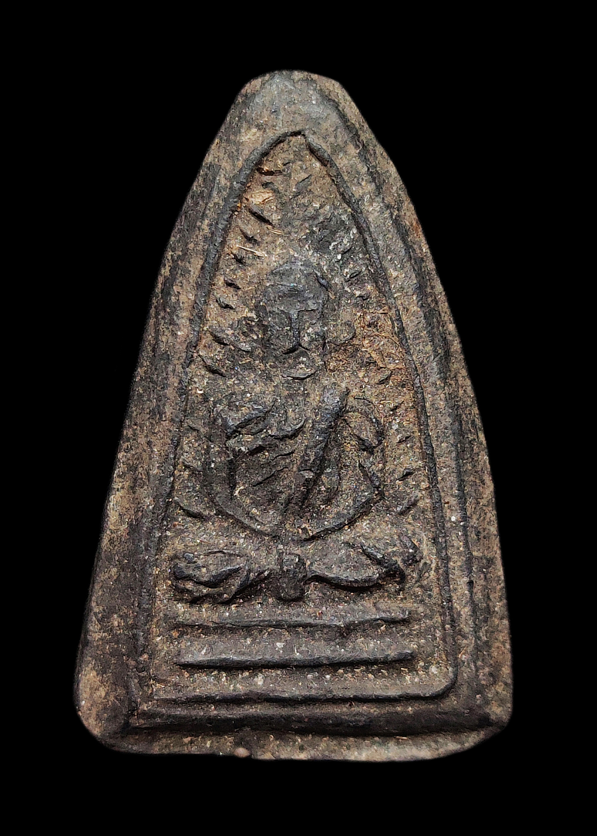 พระรูปเหมือนเนื้อดินผสมว่าน หลวงพ่อจันทร์ วัดทุ่งเฟื้อ จ.นครศรีธรรมราช รุ่นแรก เป็นพระยุคแรกๆของท่าน