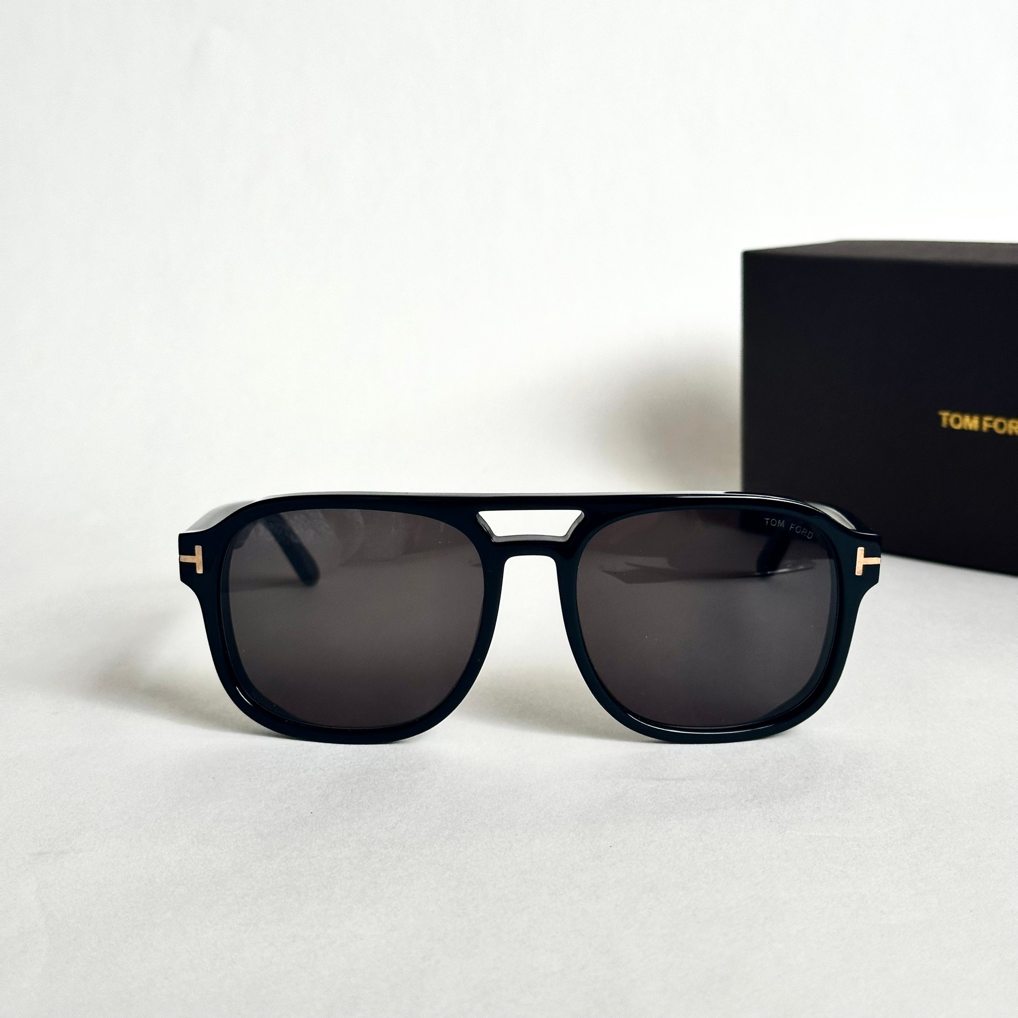 พร้อมส่ง Tomford TF1022 งานสวยมาก เก็บหน้ามาก Unisex ใส่ได้ทั้ง ญ/ช เซทเต็ม Premium H📞Contact us 🆔 http://line.me/ti/p/%40kwi1088c Website:💻 www.olsopticshop.lnwshop.com สินค้าใหม่ 👉 https://linevoom.line.me/user/_dRVZXavte