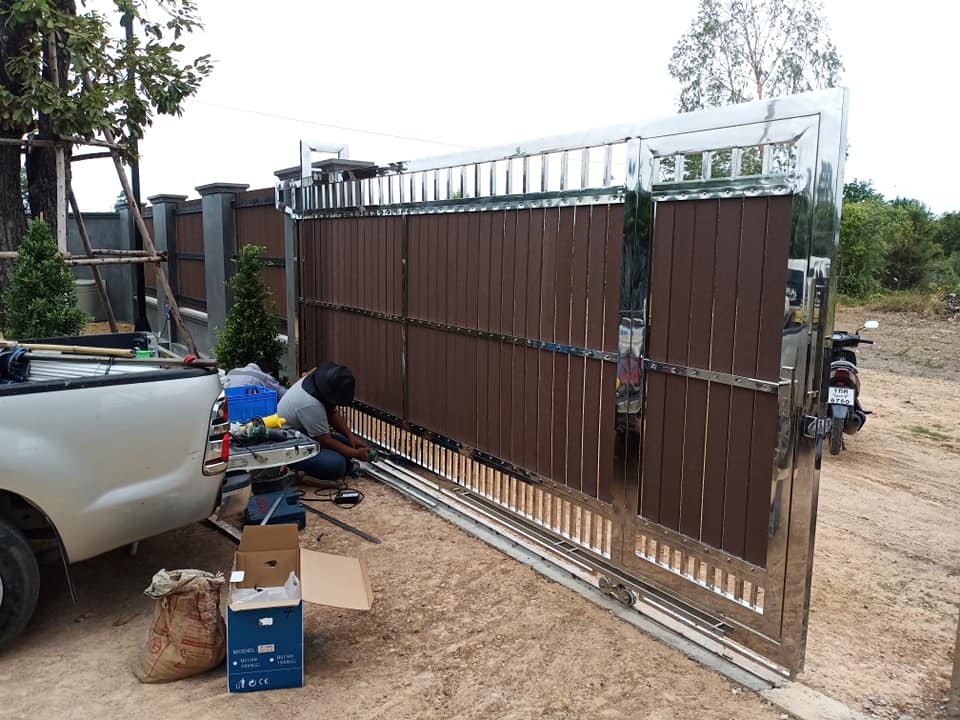 ประตูสแตนเลส+ไม้รั้วเทียม เทศบาลนครระยอง