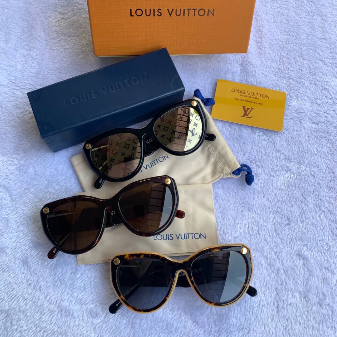 ใหม่ louis vuittton งานเนี้ยบมาก ขา V โลโกสลัก louis vuitton ปั้มขา 2 ข้าง เซทตามภาพเลยครับ ราคา 1900 บาท อุปกรณ์ครบเซทใหญ่ตามแบรนด์ : Full set ✅รับประกันความพอใจ👍🏼 ถ่ายจากสินค้าจริง ตรงปก ❌ไม่จกตา❌ -------------------