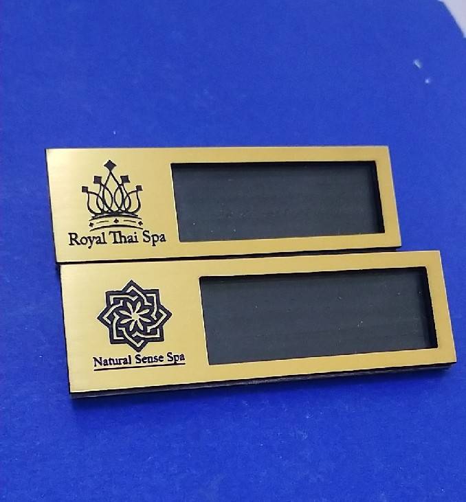 ป้ายสอดเปลี่ยนชื่อ