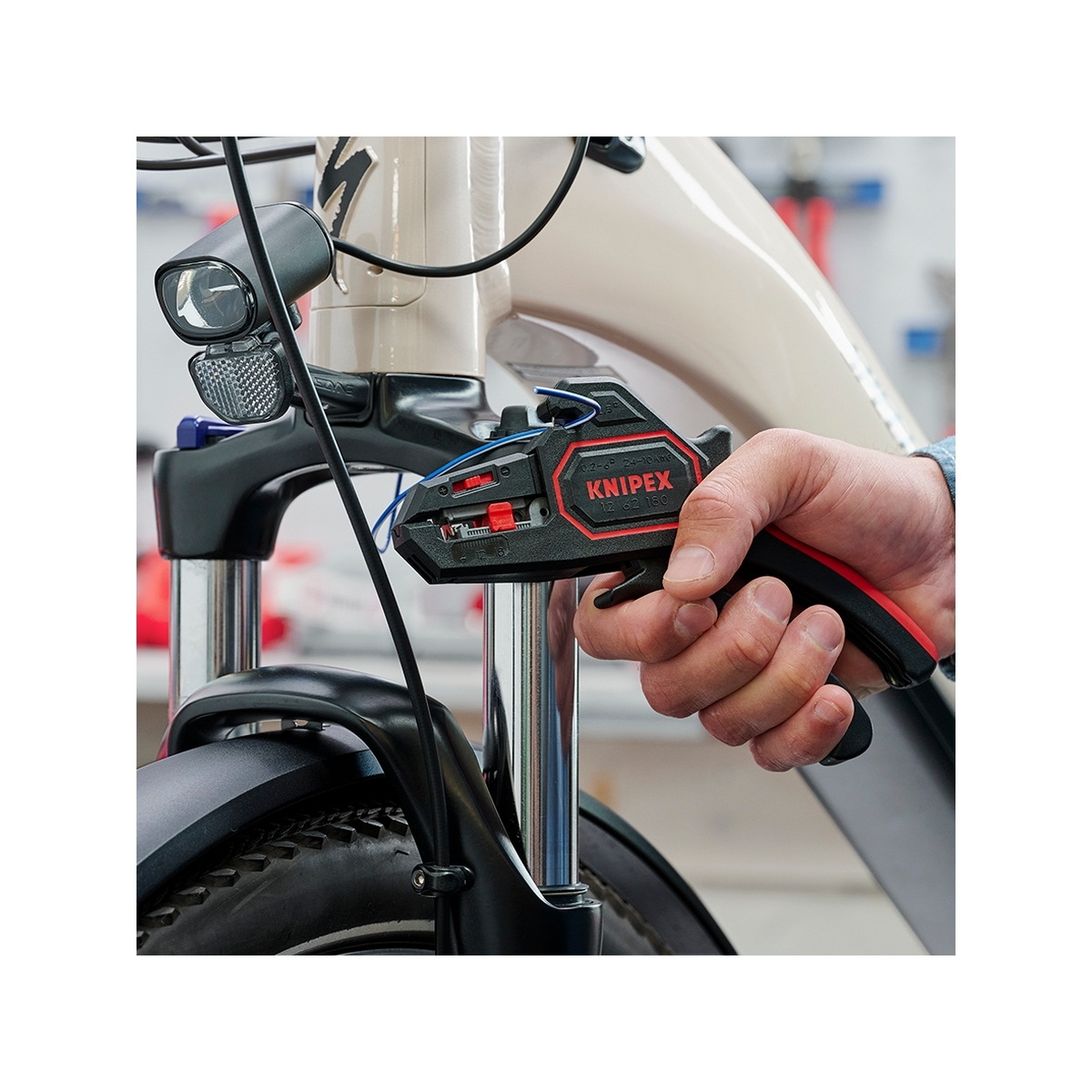 KNIPEX 12 62 180 คีมปอกสายไฟแบบกลม อัตโนมัติ 180mm