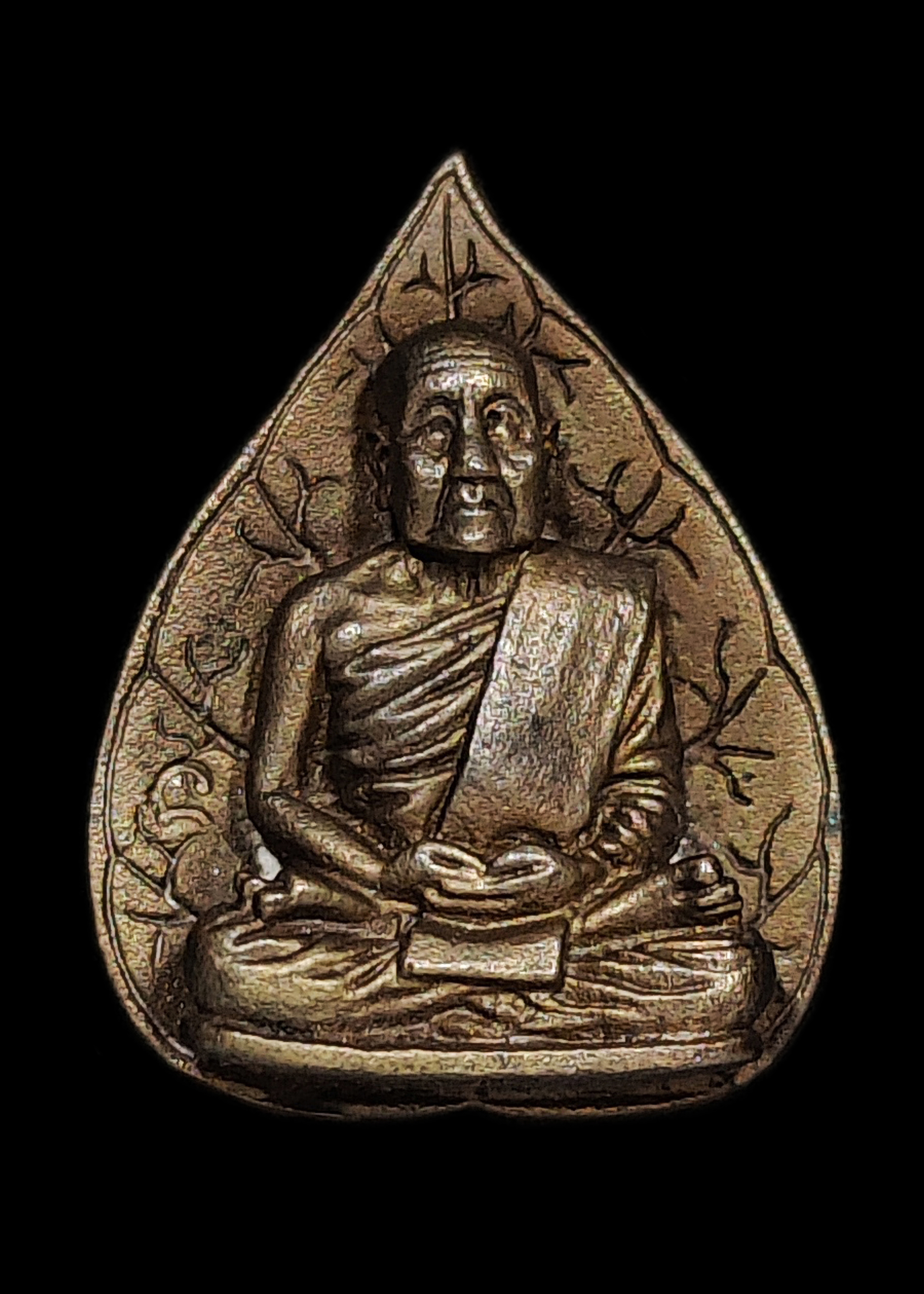 รูปหล่อใบโพธิ์หลวงปู่สิม พุทธาจาโร วัดถ้ำผาปล่อง ที่ระลึกกฐินสามัคคี ปี2531 เนื้อนวะ สภาพสวยมาพร้อมกล่องเดิมๆ