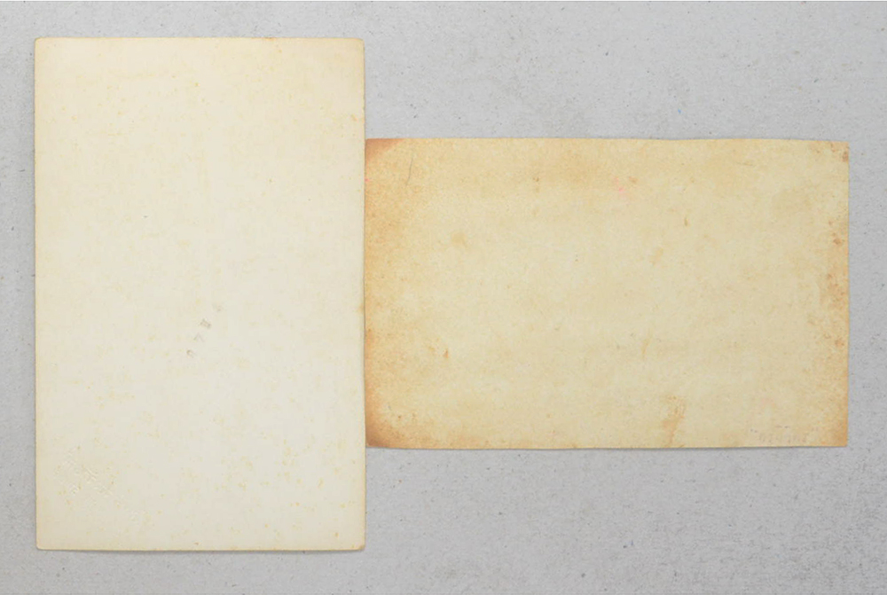 ภาพถ่ายขาว-ดำ เก่า (2 ใบ)