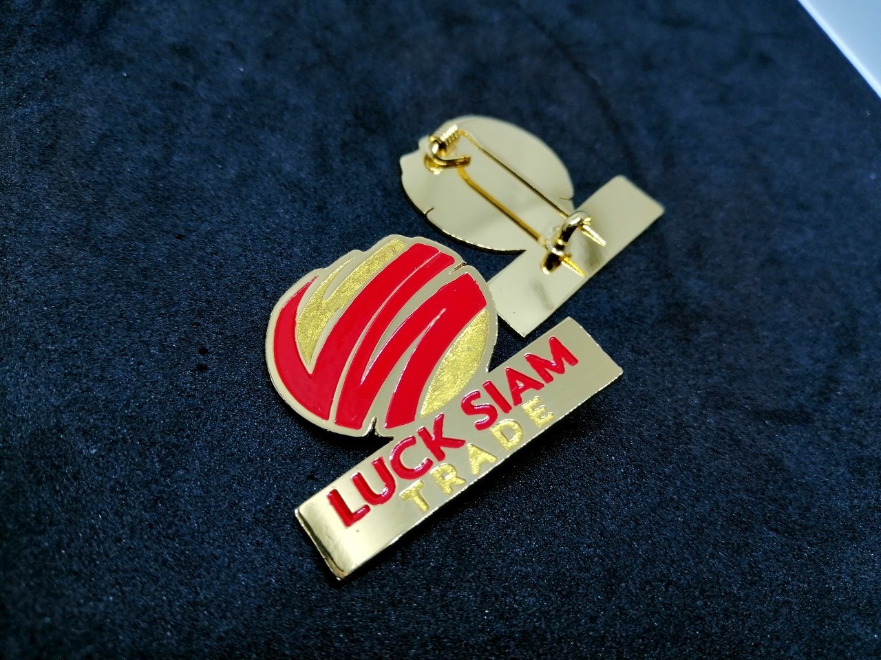 เข็มกลัดโลโก้