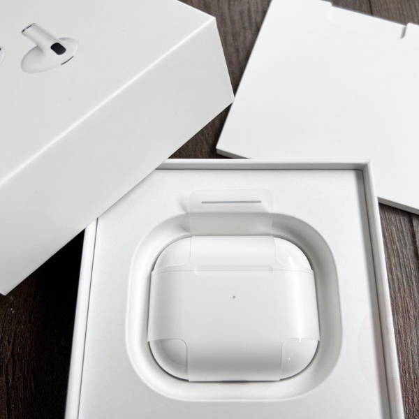 หูฟังบลูทูธไร้สาย รุ่น AP-04 ชาร์จไฟในตัว เสียงดี เบสเเน่น ฟังสนุก ลดเสียงรบกวนได้ / Wireless Bluetooth Earbuds รับประกัน 1 ปี