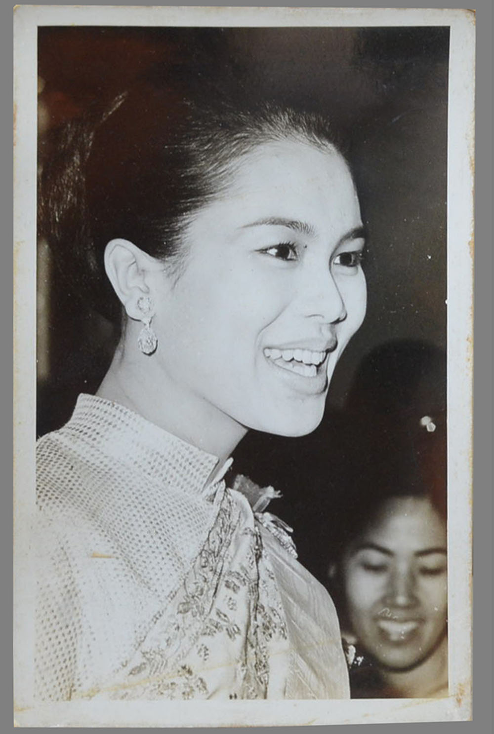 พระบรมฉายาลักษณ์ สมเด็จพระนางเจ้าพระบรมราชินีนาถ