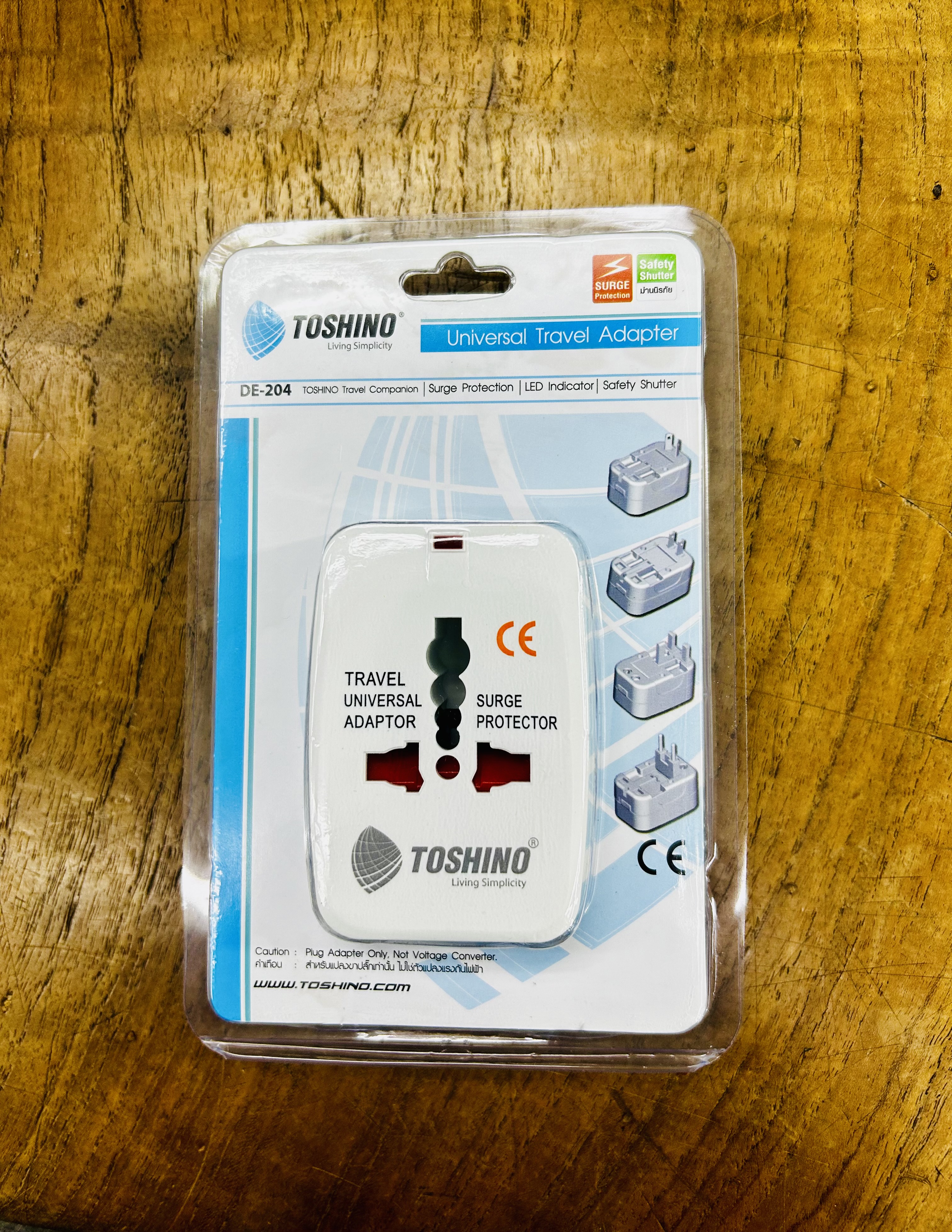 Toshino DE-204 Universal Travel Adapter