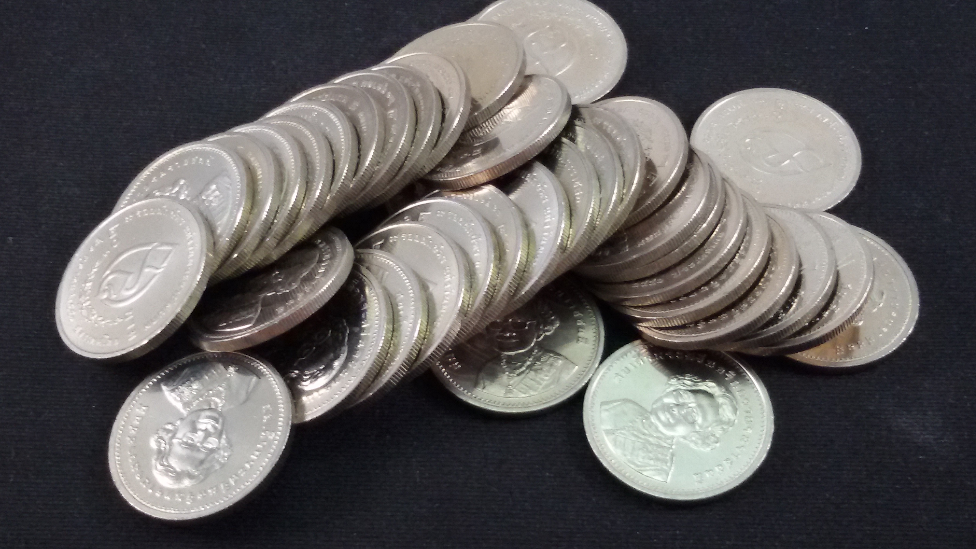 เหรียญ 20 บาท 9 รอบ สมเด็จพระศรีนครินทราบรมราชชนนี 2551 UNC