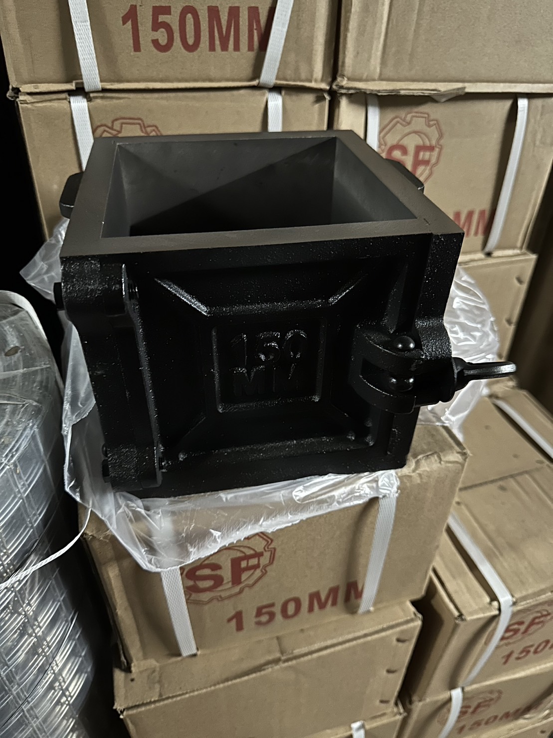 ลูกคิ้วหล่อปูน ทรงกระบอก/สี่เหลี่ยม (435-04)