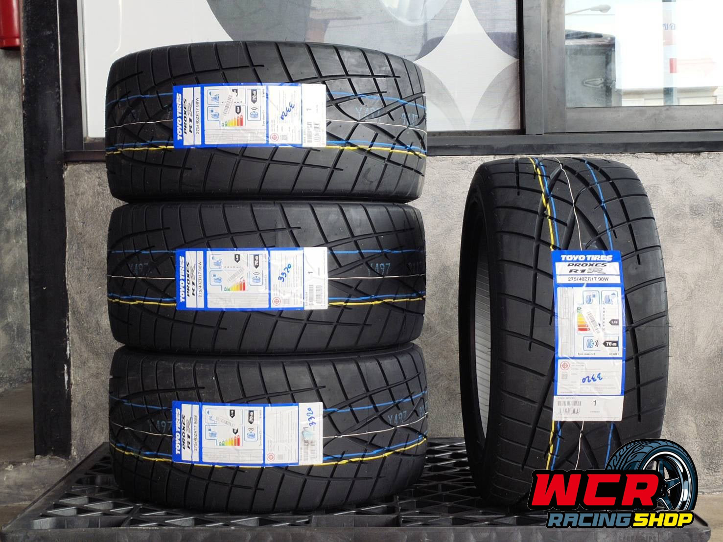 ยาง TOYO R1R 275/40ZR17 ปี20