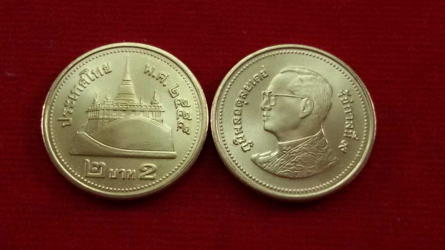 เหรียญ 2 บาทสีทองปี2555 สภาพใหม่UNC หายากลำดับ10