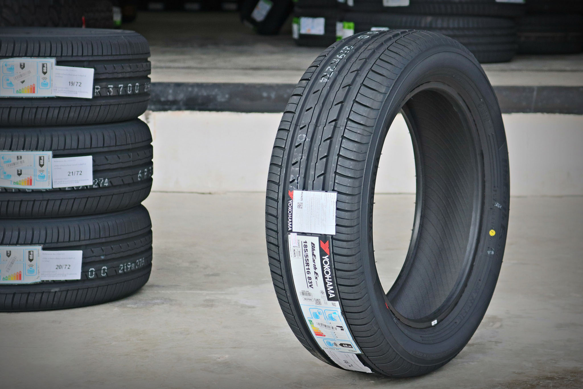 pk' YOKOHAMA ES32 ขนาด 185/55R16
