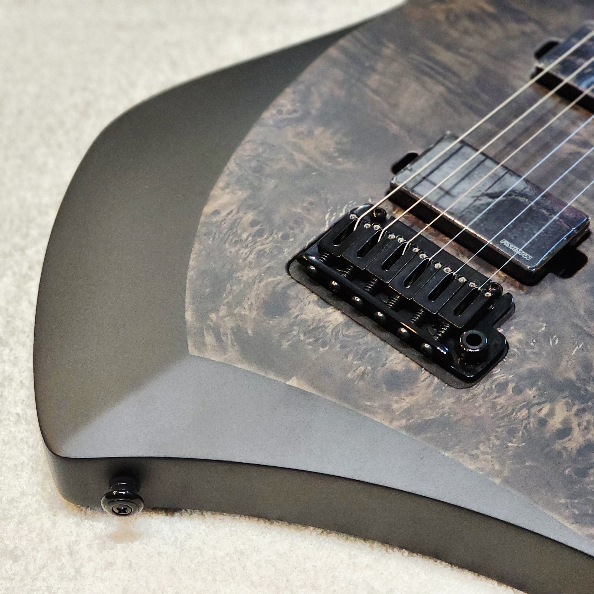 ABASI // EMI 6 // LEGION // CHARCOAL BURL (DAO KANONG BRANCH ONLY)