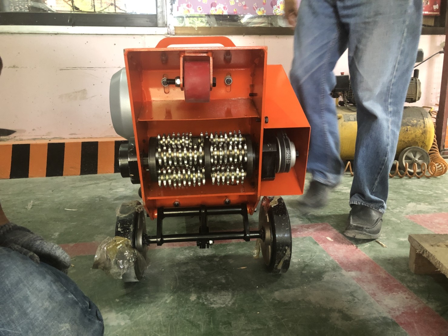 SC200E เครื่องขูดผิวคอนกรีต (Scarifying Machine) 220V.