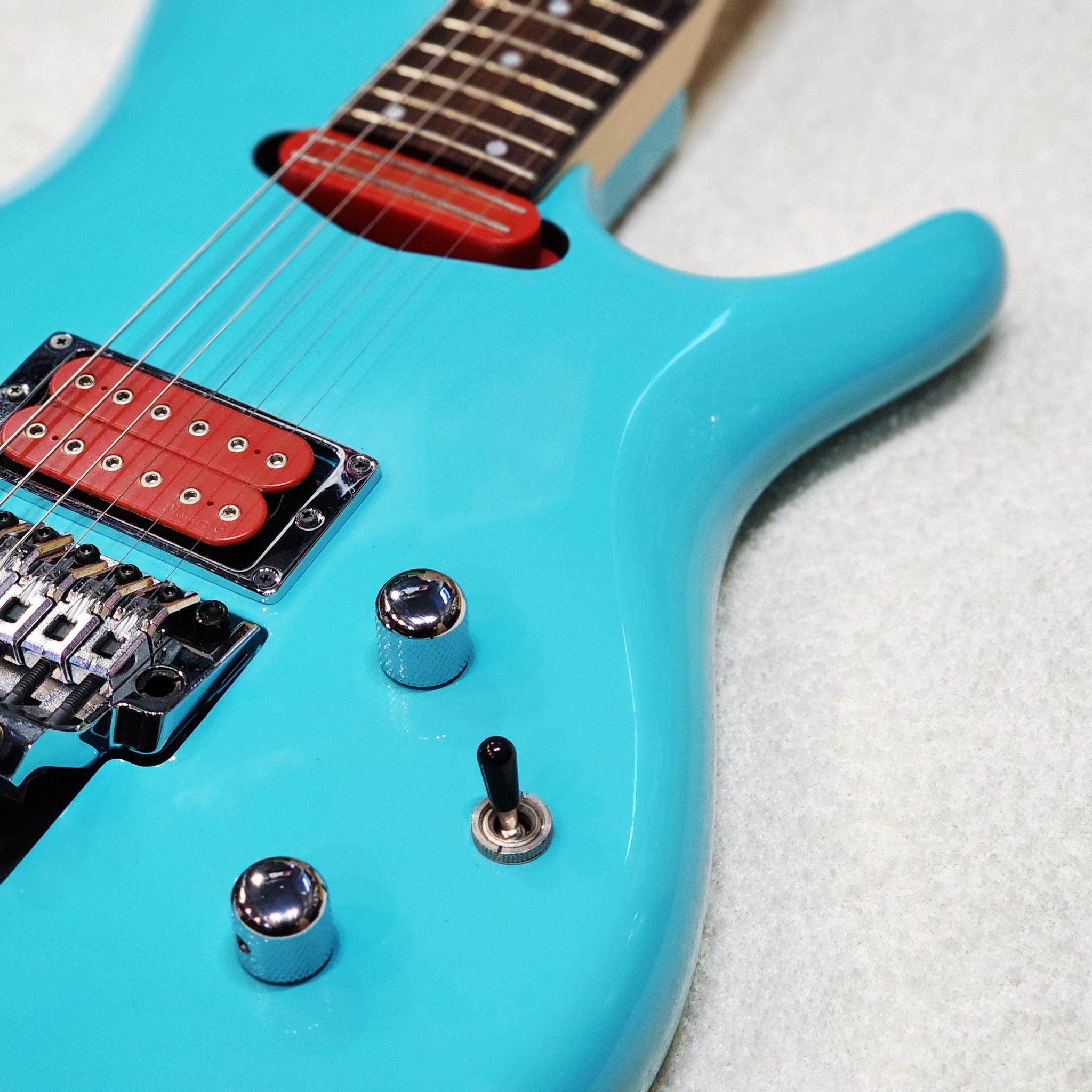 (USED) IBANEZ JS 2410 JOE SATRIANI - SKY BLUE