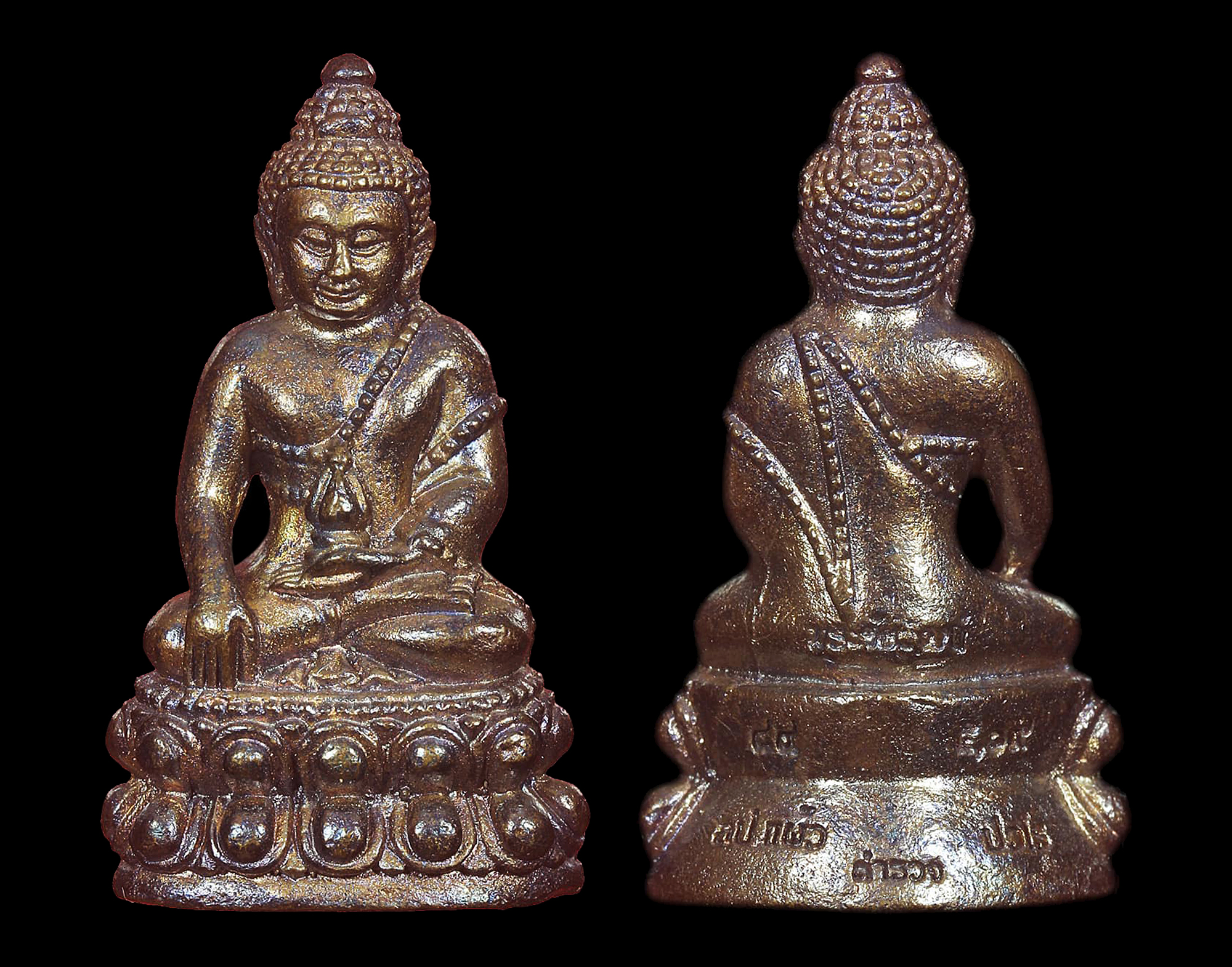 พระชัยวัฒน์ หลวงปู่แผ้ว ปวโร วัดรางหมัน ปี2555 ที่ระลึกงานฉลองรูปเหมือนหลวงปู่แผ้ว ปวโร เนื้อสำริดรมดำ ตอกโค๊ตและยิงโค๊ตเลข ๑๘๒๙ พร้อมกล่องเดิมจากวัด สภาพสวยกริ๊บ