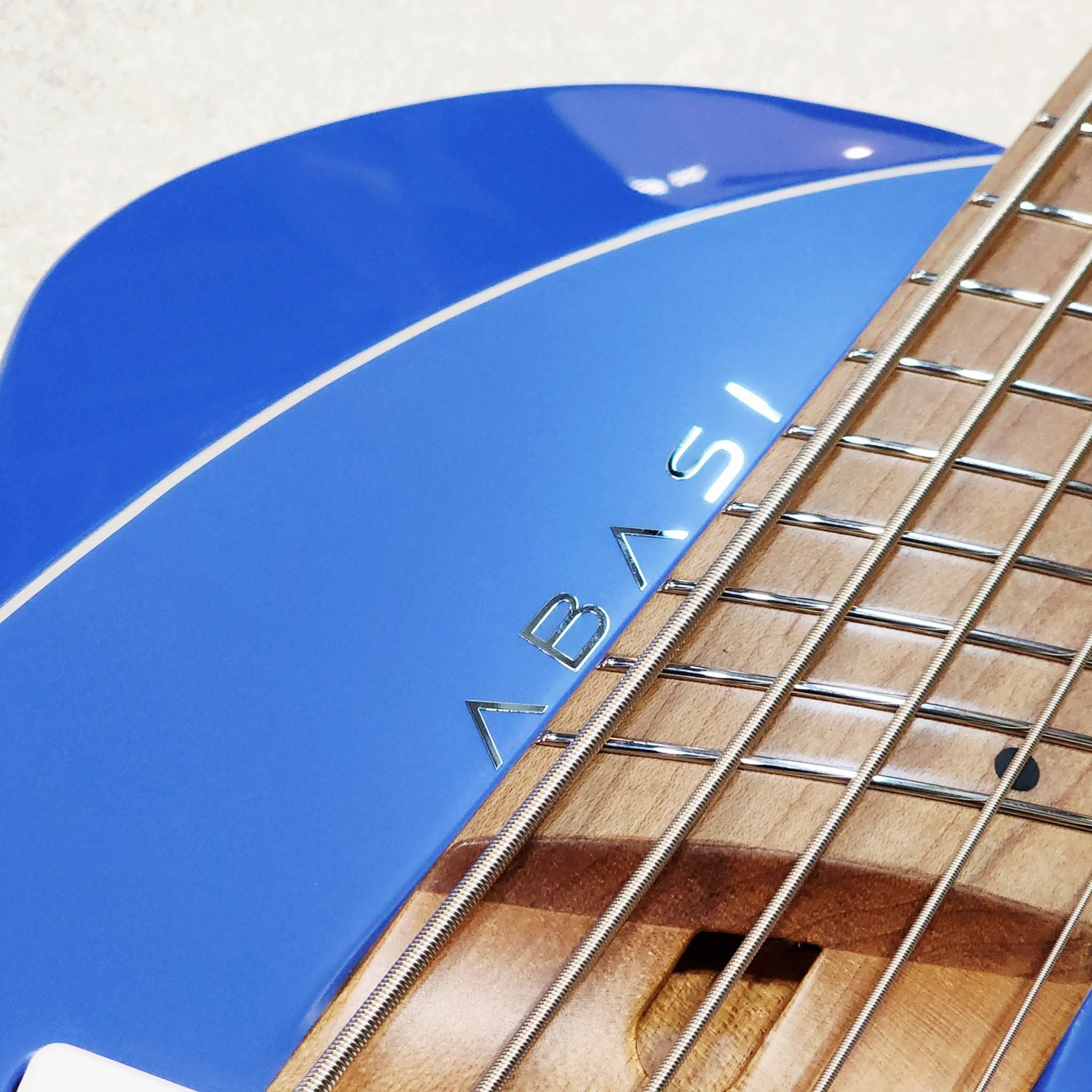 ABASI / LARADA BASS 5 // MASTER SERIES // CLARION BLUE
