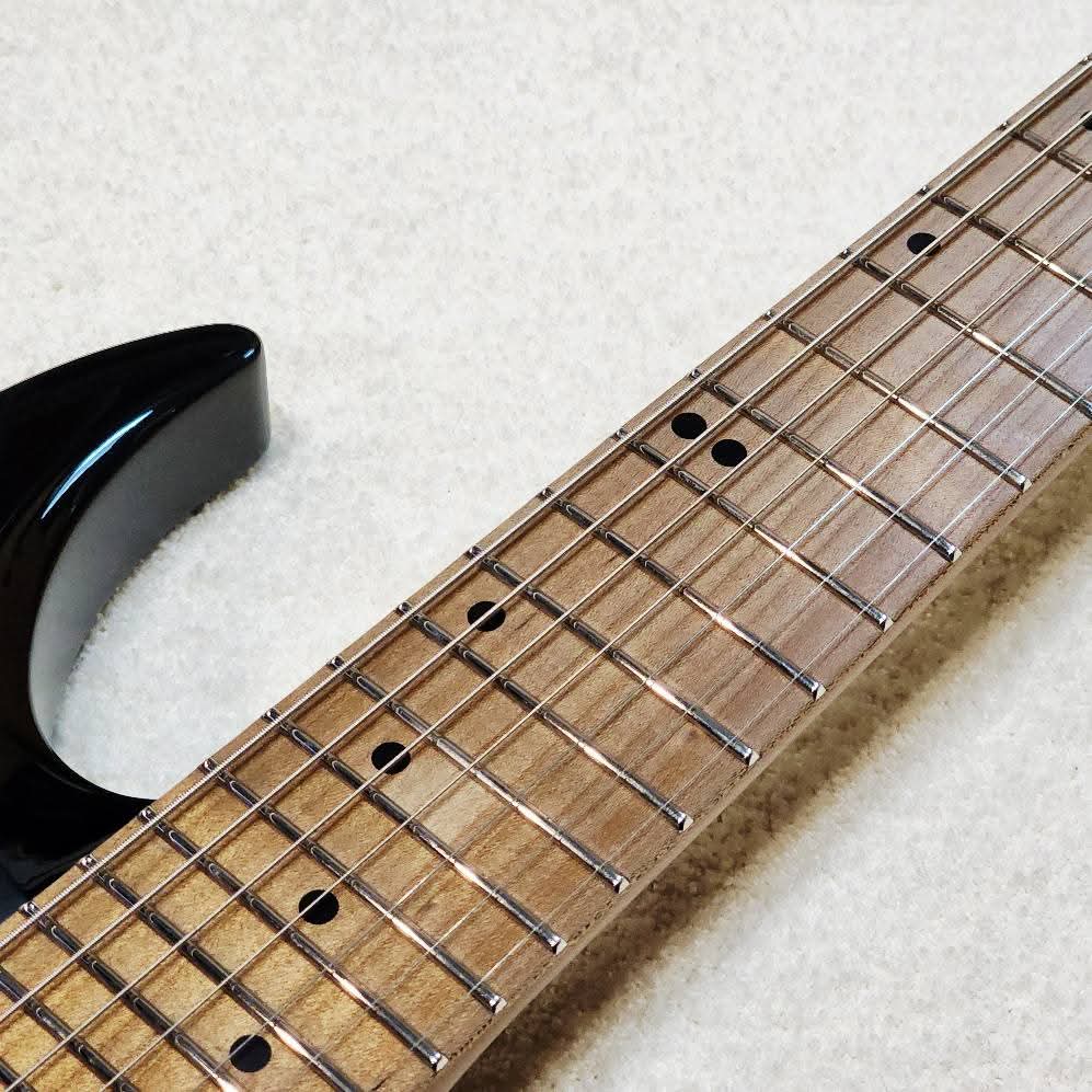 ABASI // EMI 7 // MASTER SERIES // BLACK BEAUTY