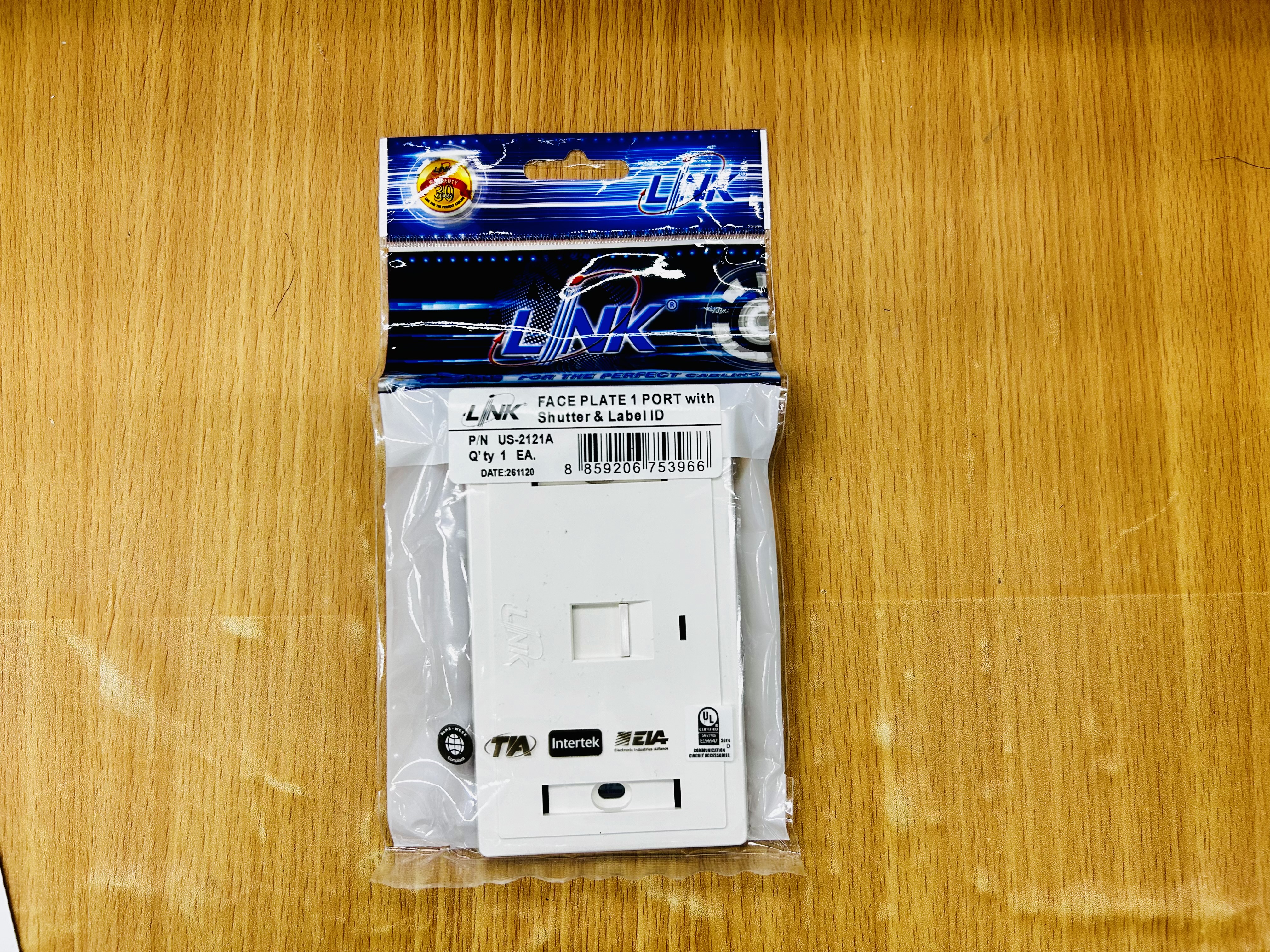 US-2121A Face Plate 1 port with Shutter &Label ID