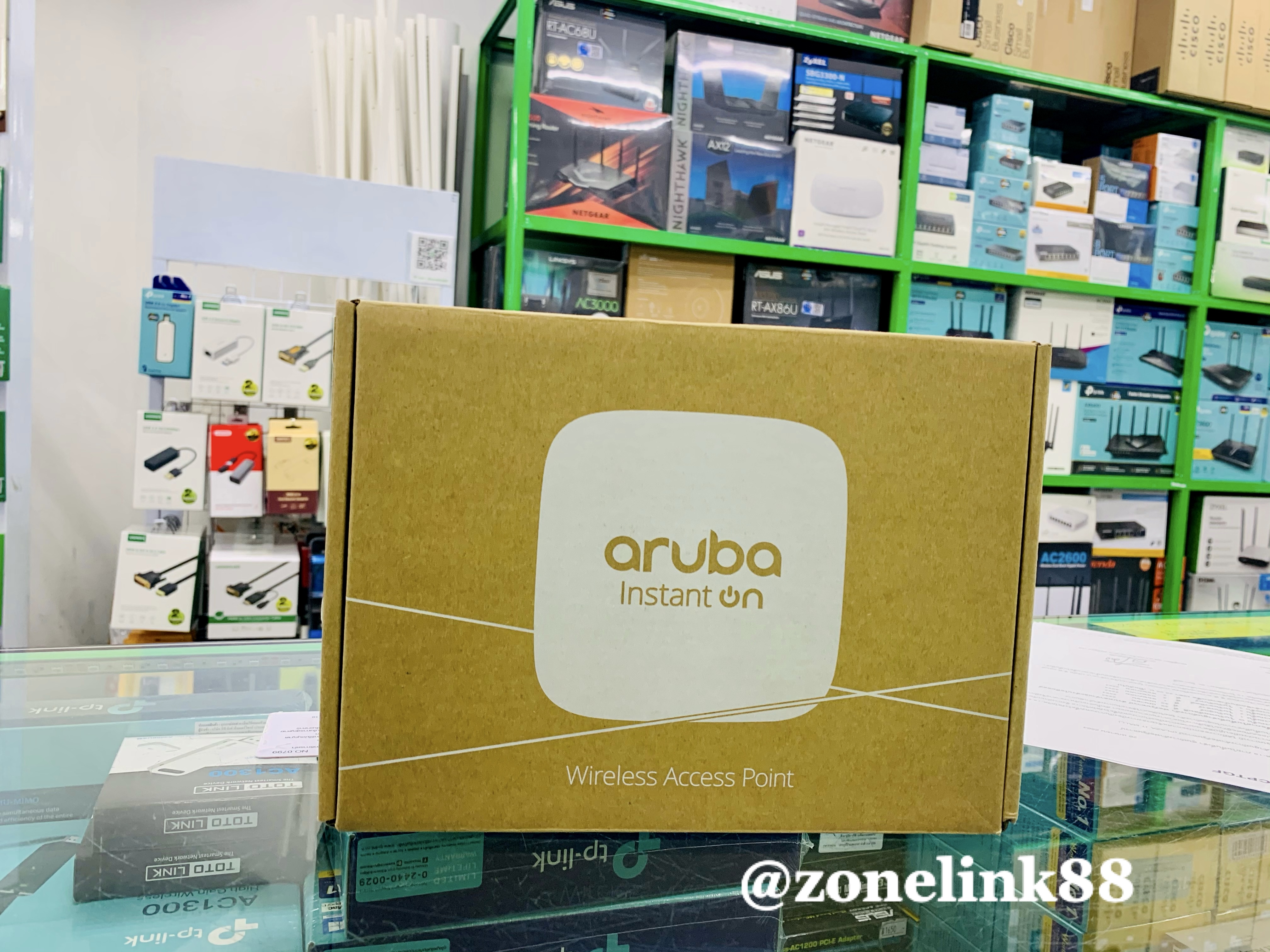 R6K61A Access Point "Aruba" Instant On AP11 (RW) 2x2 11ac Wave2 Indoor With 12V PSU BUNDLE