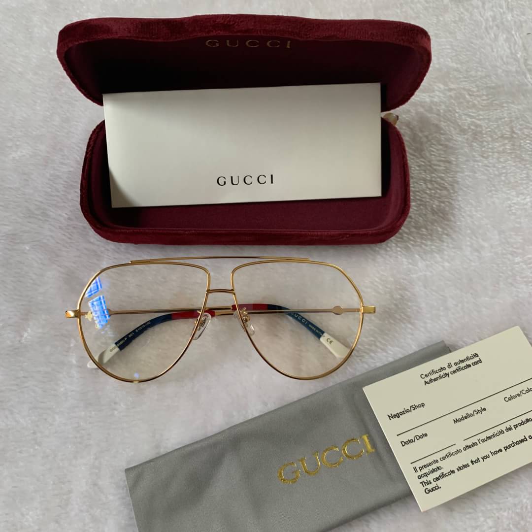มาแล้วน๊า กรอบ Gucci ทรงสวย งานแฟชั่น 😍😍งานเกรด Hi end ปั้มโลโก้ทุกจุด เทียบแท้1:1 เยี้ยบมรกบอกเลย สีไม่ลอก ไม่ดำจ้า😍😍😍 งานเกรด Hi end ปั้มโลโก้ทุกจุด เทียบแท้1:1 เซทกำมะหยี่สีสวย ผ้าเช็ดและถุงแว่น เกร๋ๆ 1980.- ถ่าย