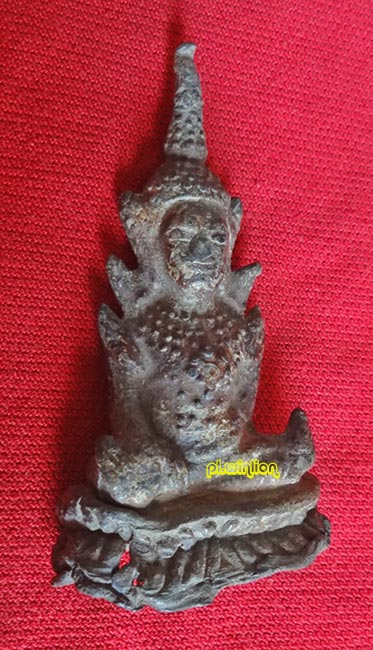 พระพุทธรูปทรงเครื่องสมัยรัตนฯ เนื้อตะกั่วสนิมแดง หน้าตัก 1 นิ้ว